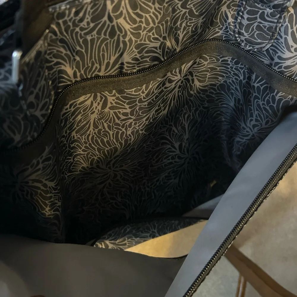 Baggallini  Avenue Tote Bag ‎ Midnight Blossom NWT